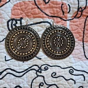 Stylish Gold and Black Circular Earrings